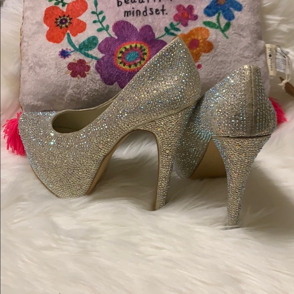 Steve Madden Deevaa Champagne Rhinestones Heels - Picture 11 of 13